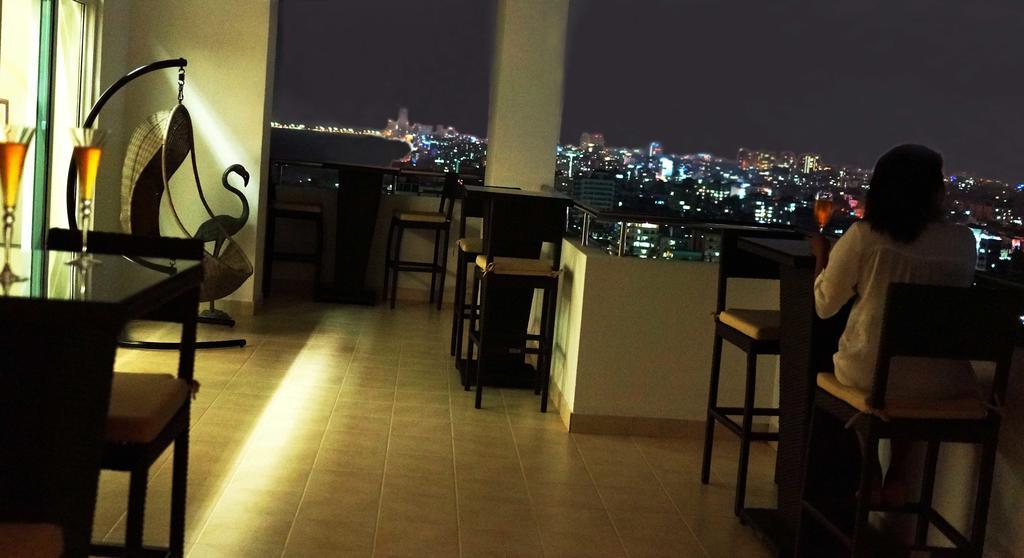 The Penthouse Above Sea Διαμέρισμα Dehiwala-Mount Lavinia Εξωτερικό φωτογραφία