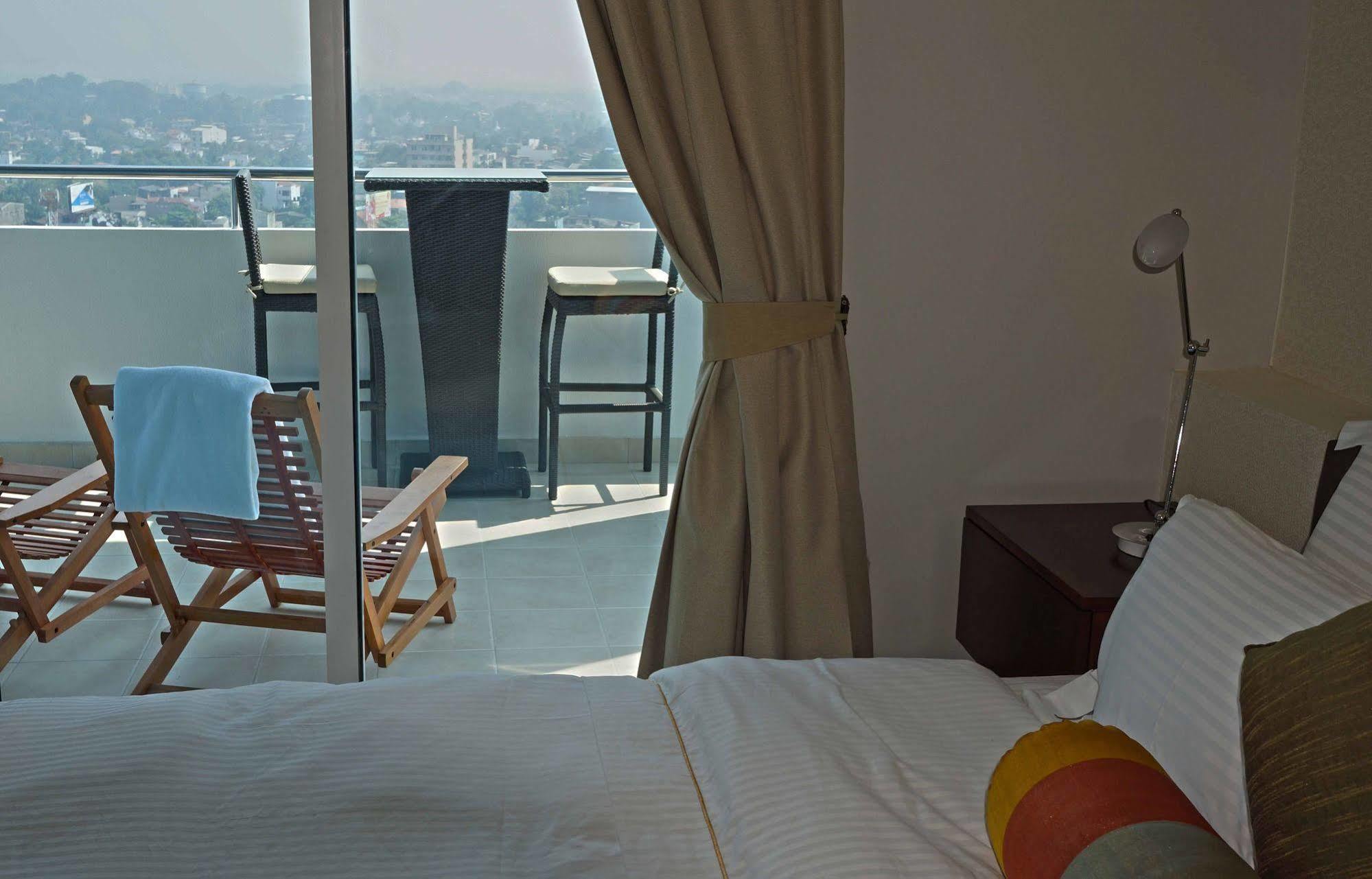 The Penthouse Above Sea Διαμέρισμα Dehiwala-Mount Lavinia Εξωτερικό φωτογραφία